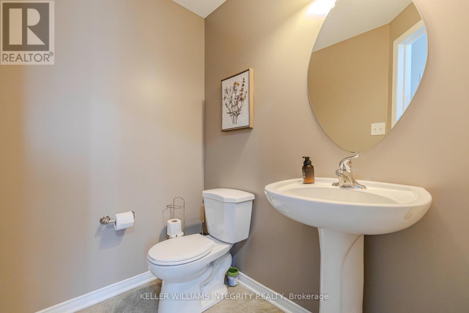 












336 QUETICO PRIVATE

,
Ottawa,




Ontario
K2J0E5

