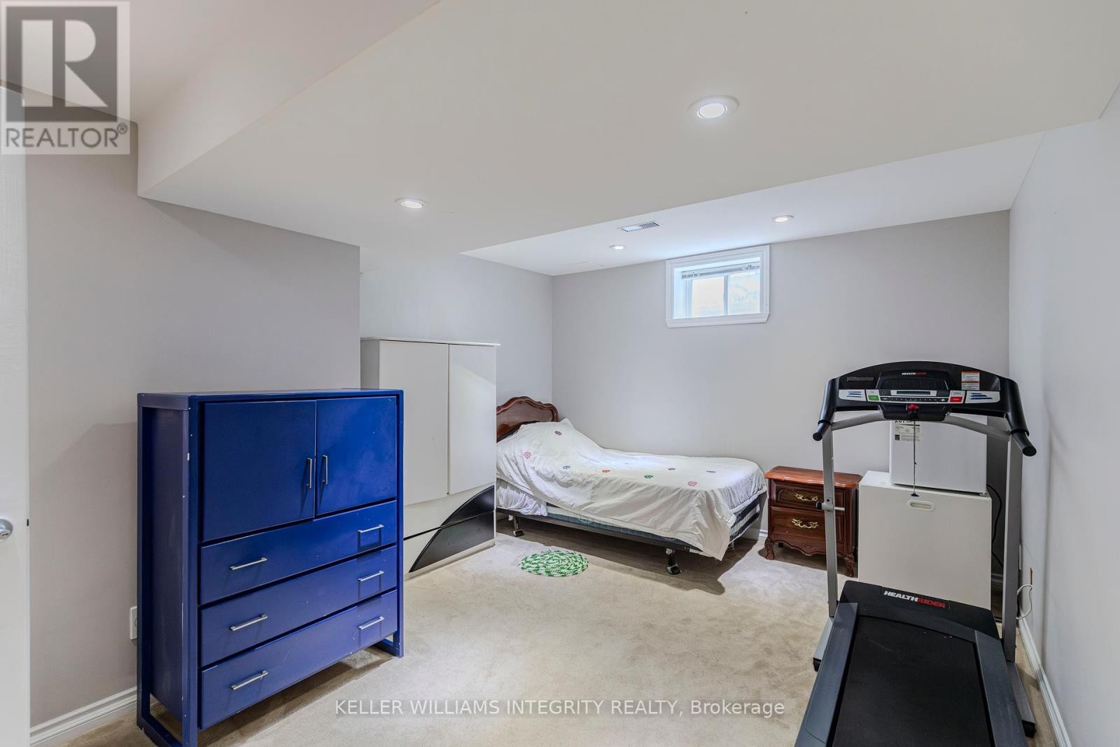 












336 QUETICO PRIVATE

,
Ottawa,




Ontario
K2J0E5

