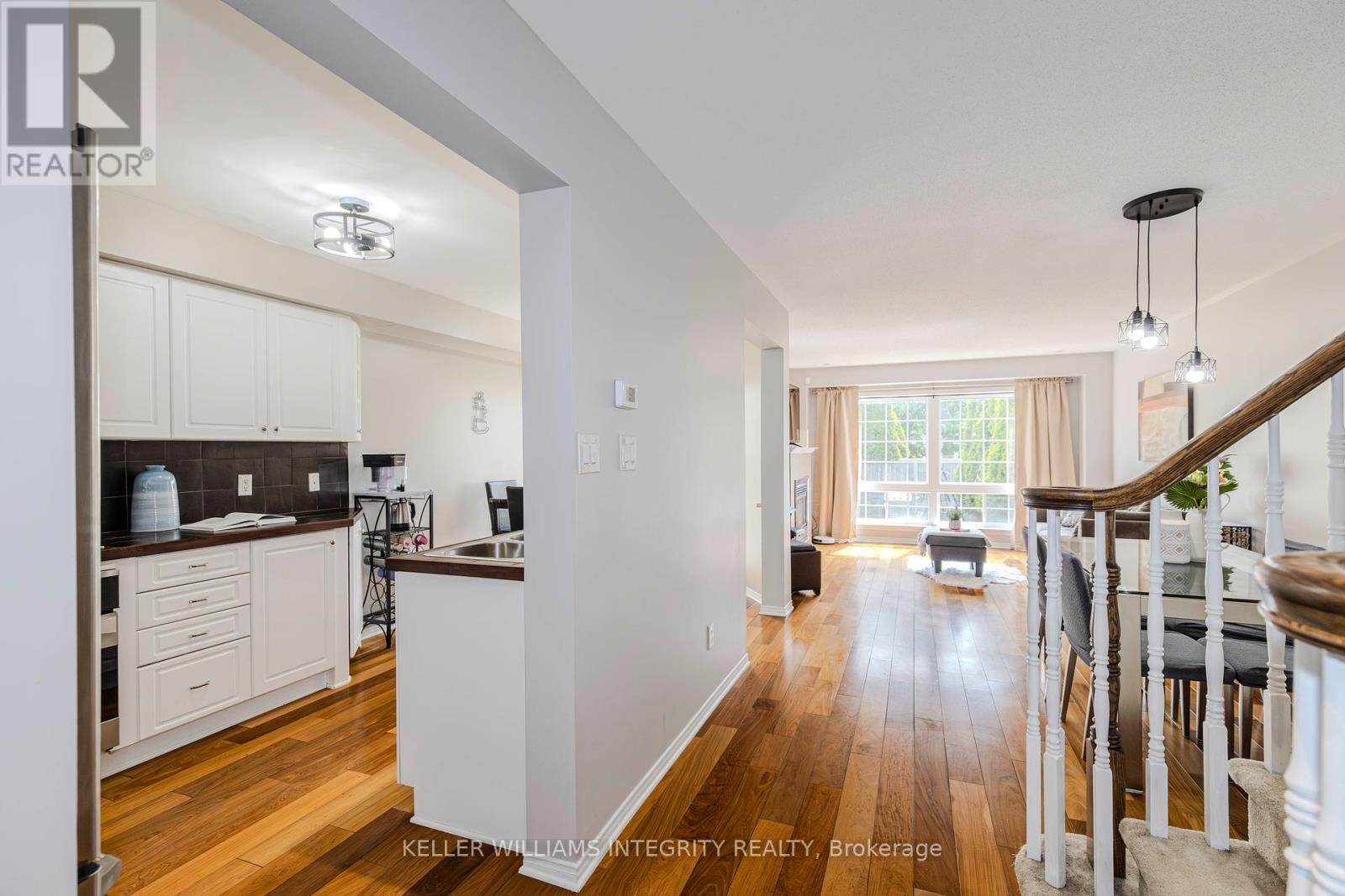 












336 QUETICO PRIVATE

,
Ottawa,




Ontario
K2J0E5

