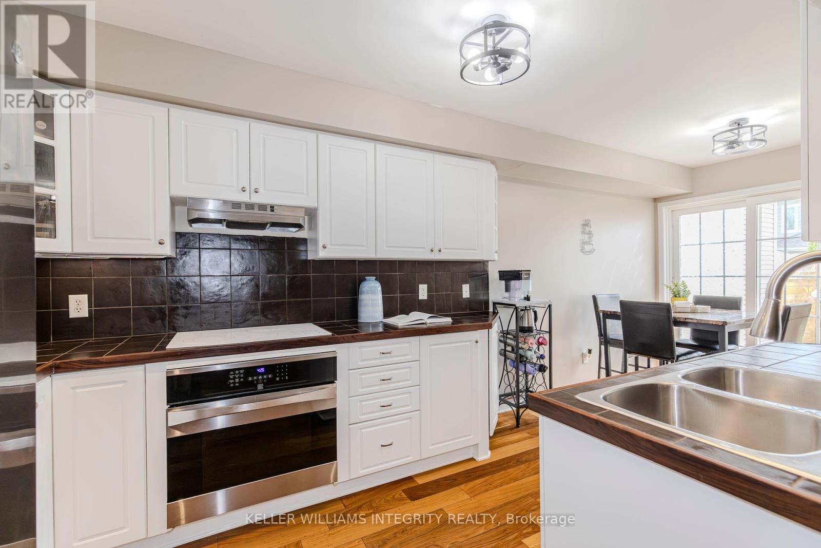 












336 QUETICO PRIVATE

,
Ottawa,




Ontario
K2J0E5

