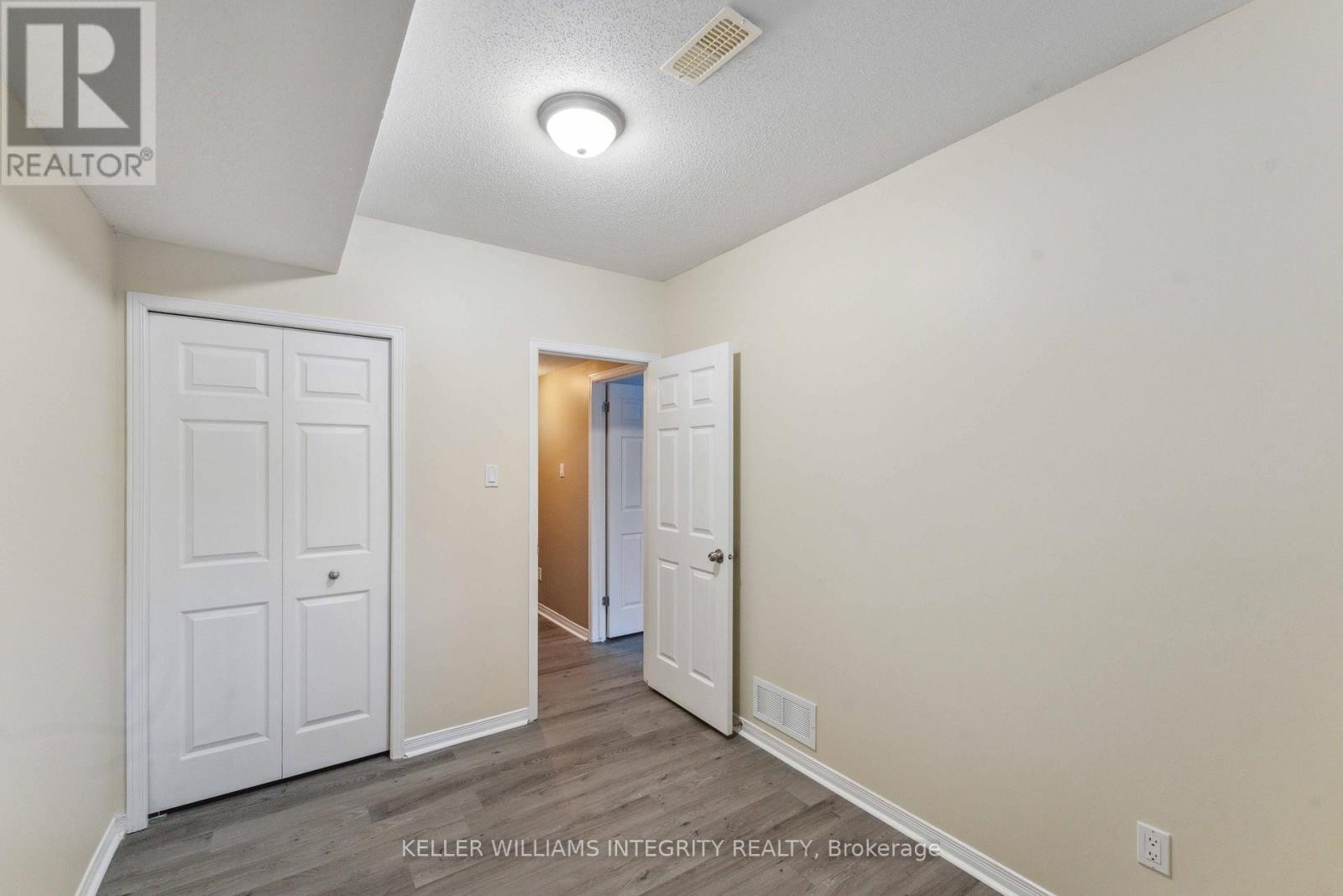 












562 REARDON

,
Ottawa,




Ontario
K1V2L1

