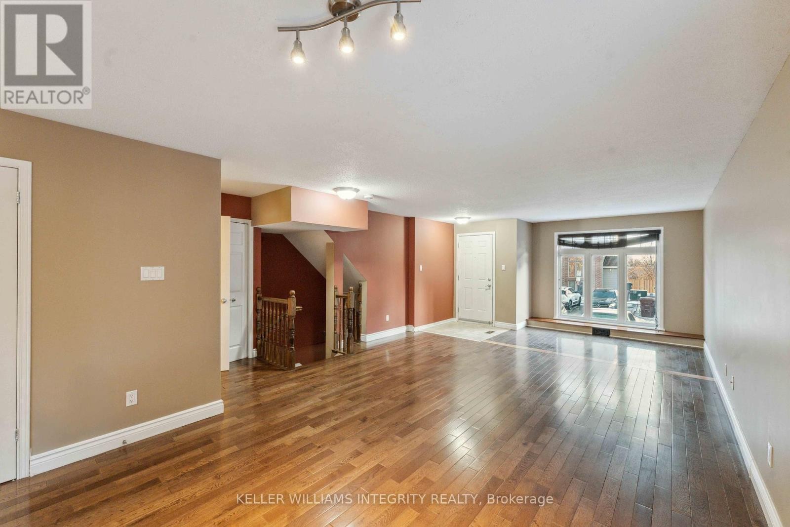 












562 REARDON

,
Ottawa,




Ontario
K1V2L1

