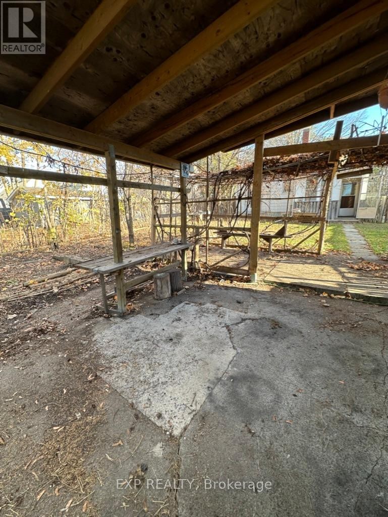 












954 FISHER AVENUE

,
Ottawa,




Ontario
K1Z6P4

