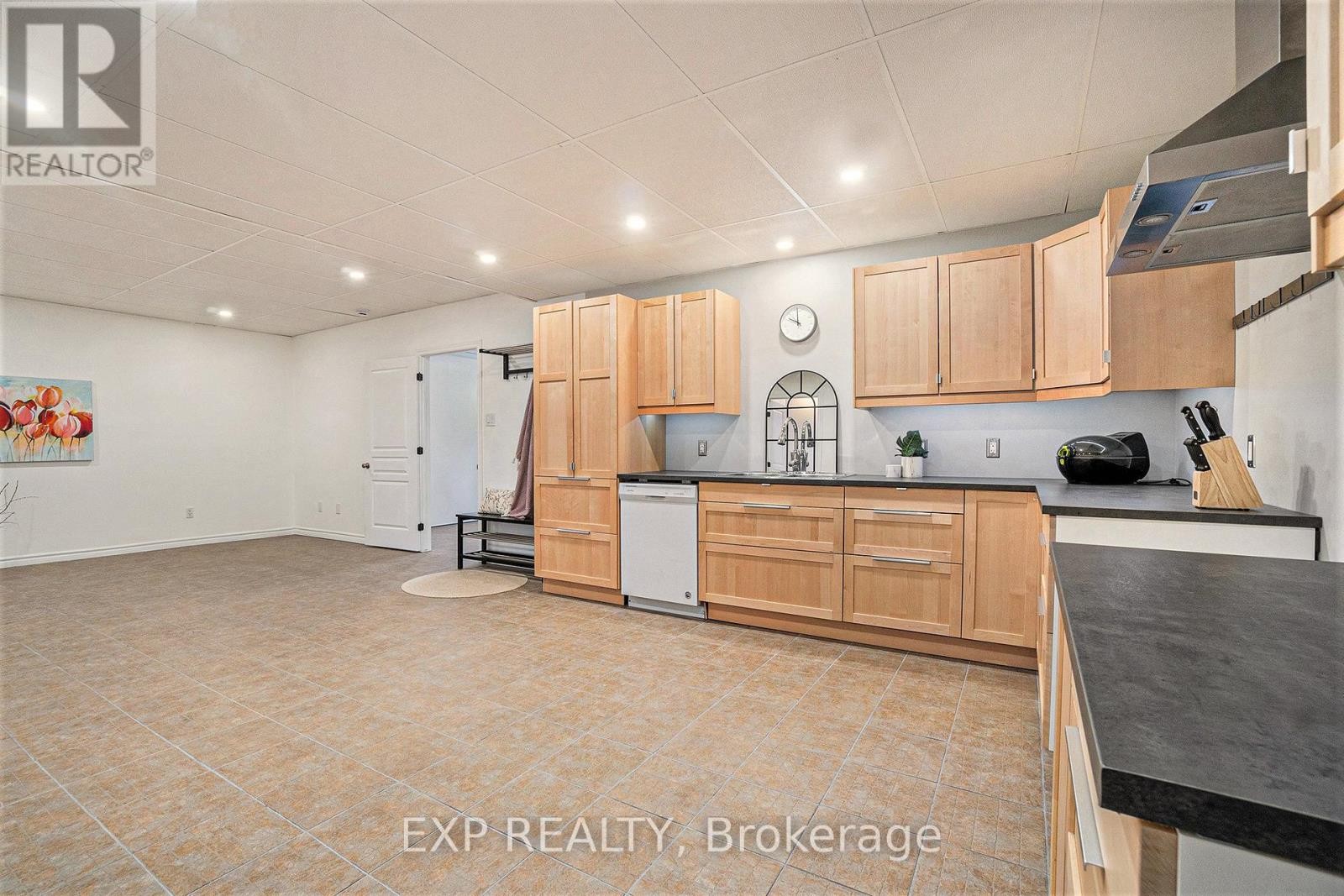 












1508 ST ANDRE ROAD

,
Russell,




Ontario
K0A1W0

