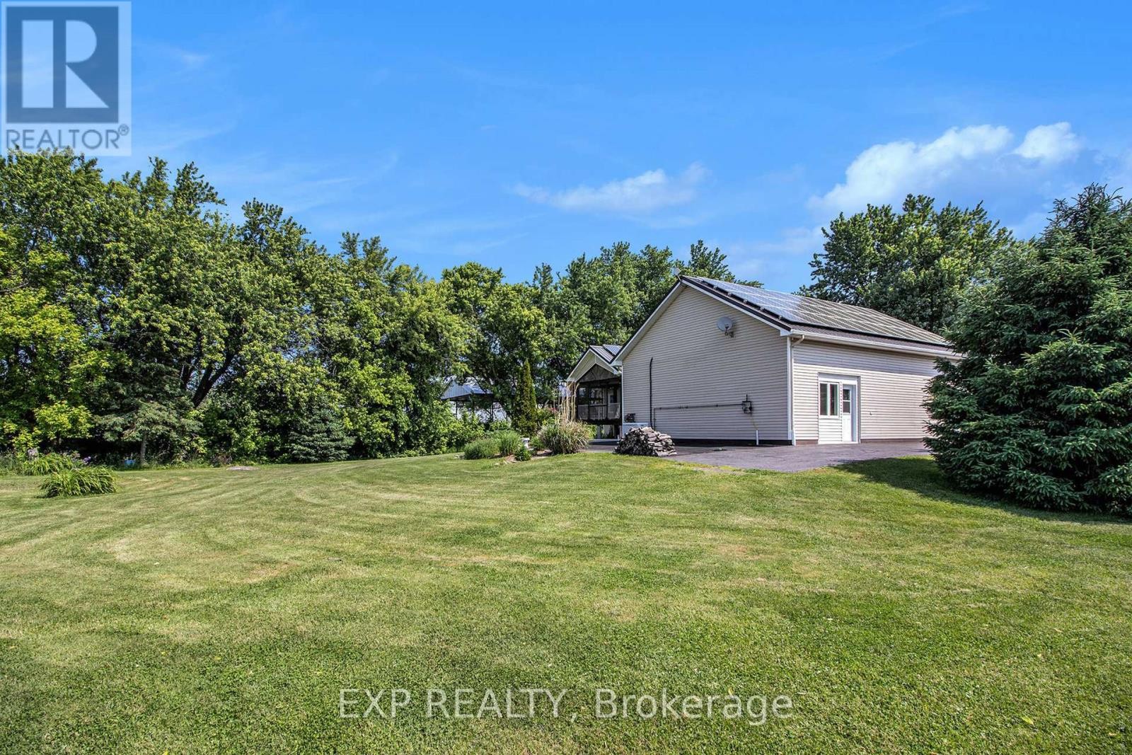 












1508 ST ANDRE ROAD

,
Russell,




Ontario
K0A1W0

