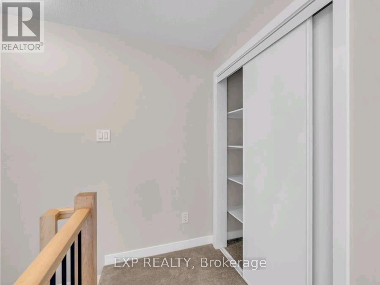 












438 EPOCH STREET

,
Ottawa,




Ontario
K2J6X7

