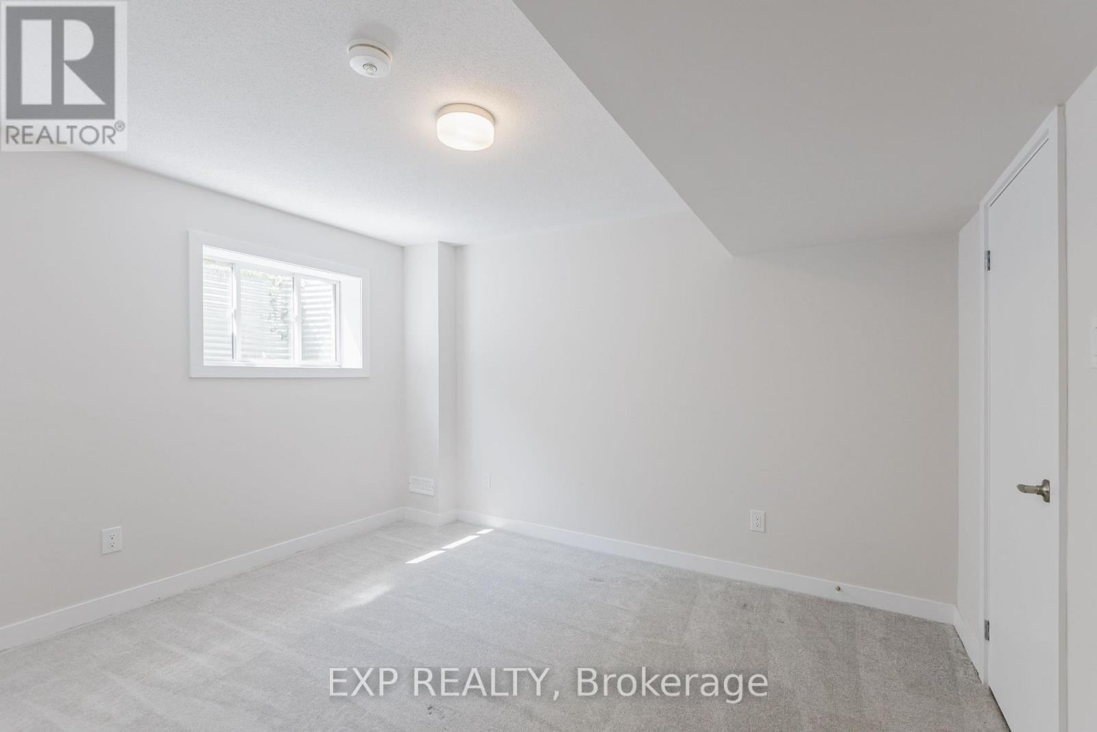 












438 EPOCH STREET

,
Ottawa,




Ontario
K2J6X7

