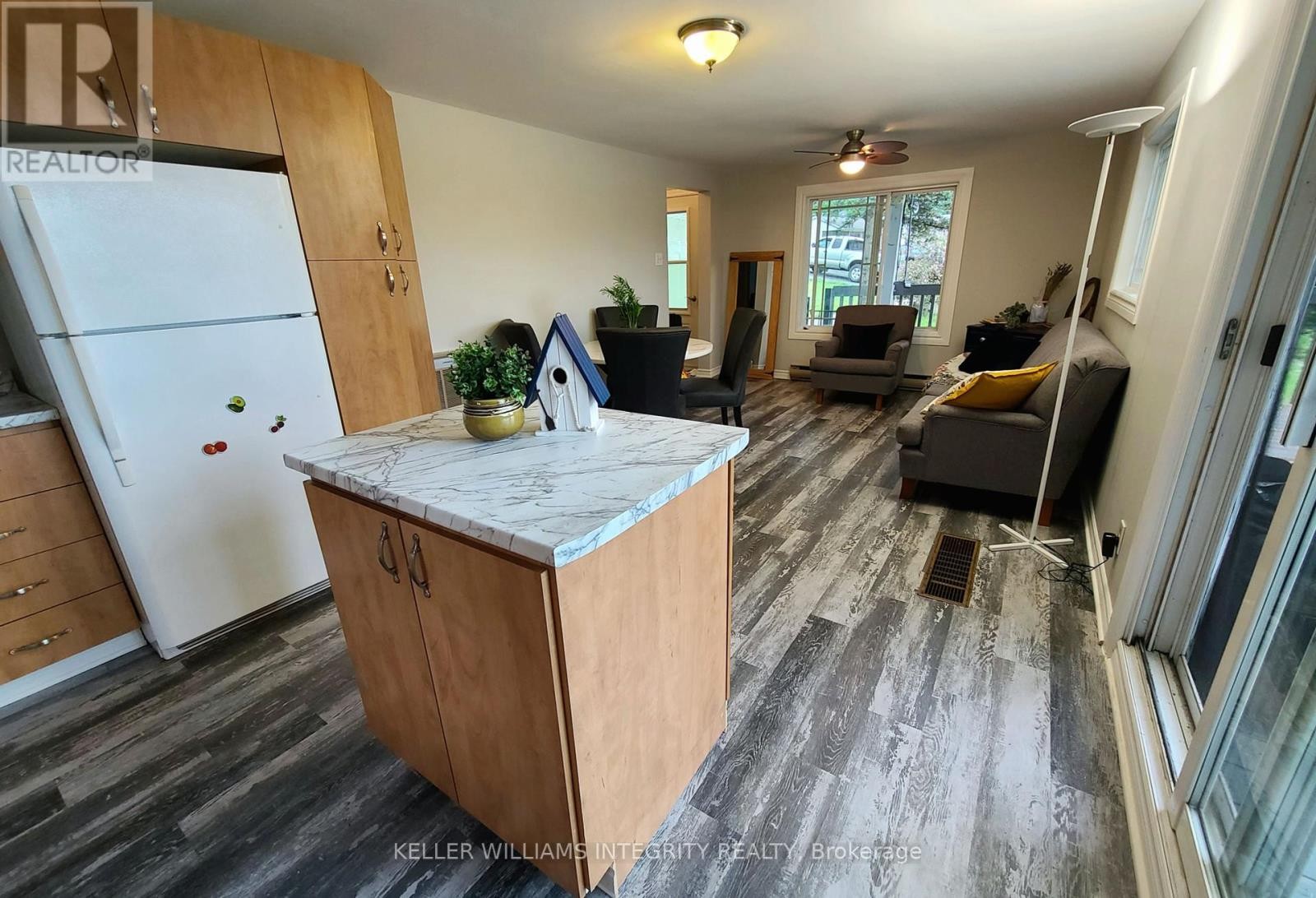 












61 LECLAIR ROAD W

,
Alfred and Plantagenet,




Ontario
K0B1L0

