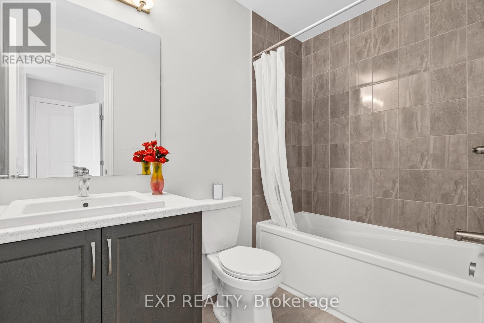 












560 FLAGSTAFF DRIVE

,
Ottawa,




Ontario
K2J6W1

