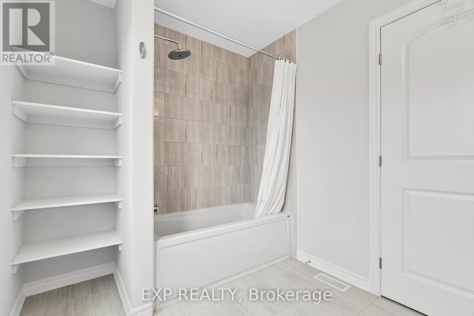 












560 FLAGSTAFF DRIVE

,
Ottawa,




Ontario
K2J6W1

