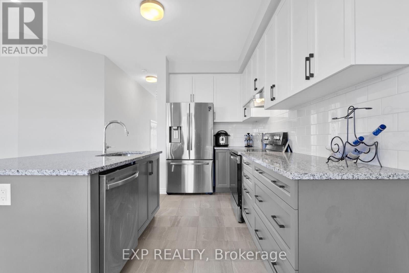 












560 FLAGSTAFF DRIVE

,
Ottawa,




Ontario
K2J6W1

