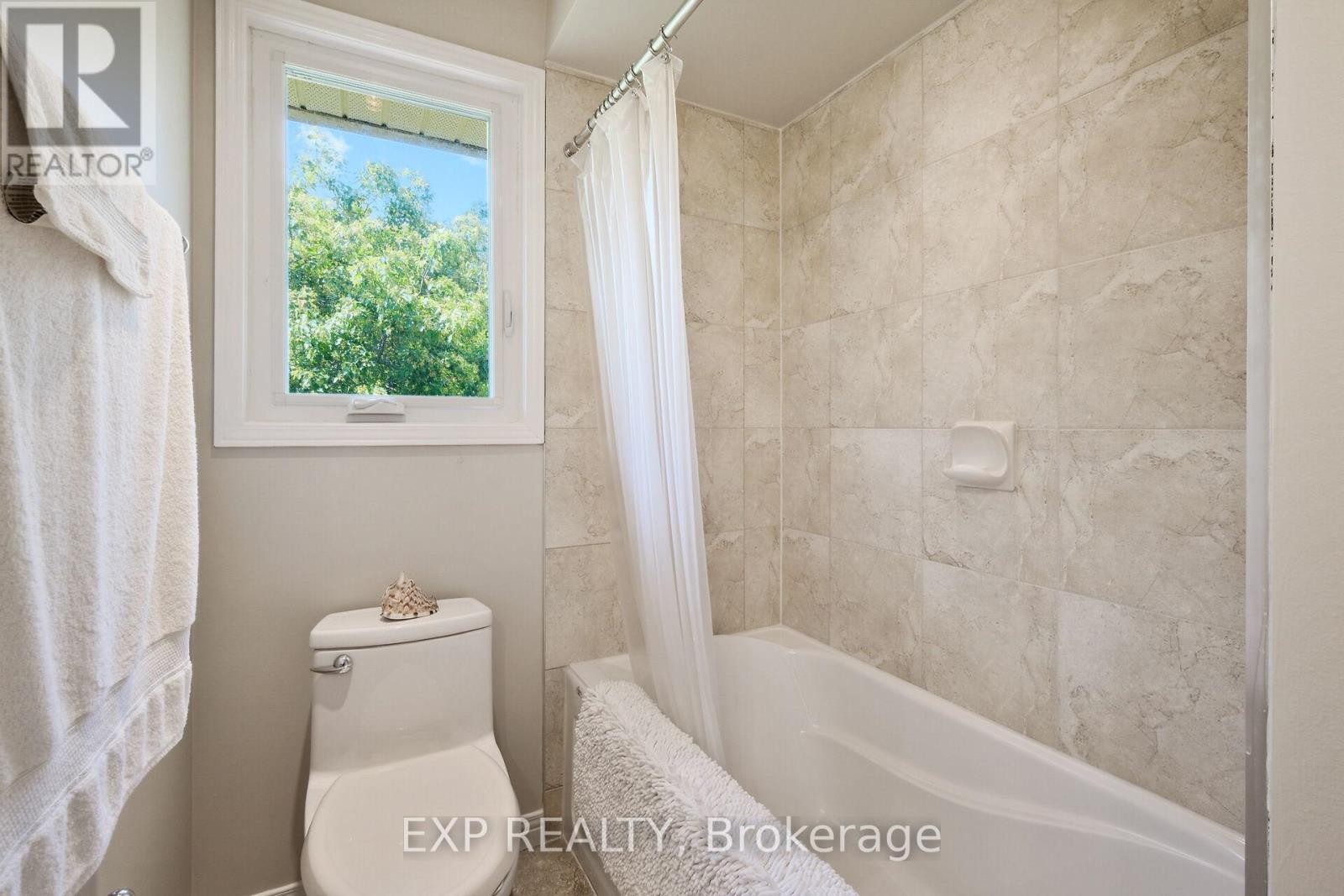 












1376 MACDONALD ROAD

,
Russell,




Ontario
K4R0K1

