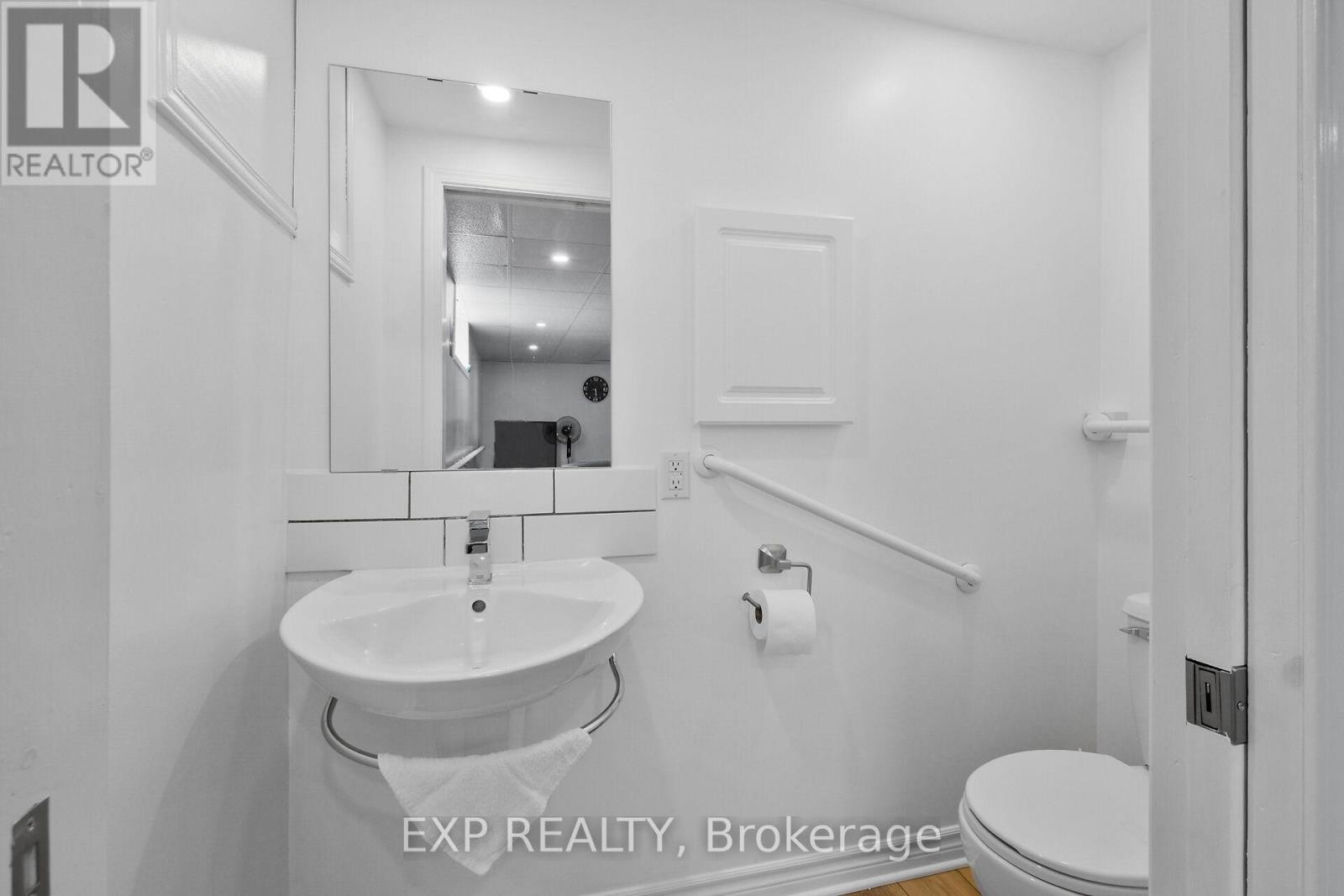 












1376 MACDONALD ROAD

,
Russell,




Ontario
K4R0K1

