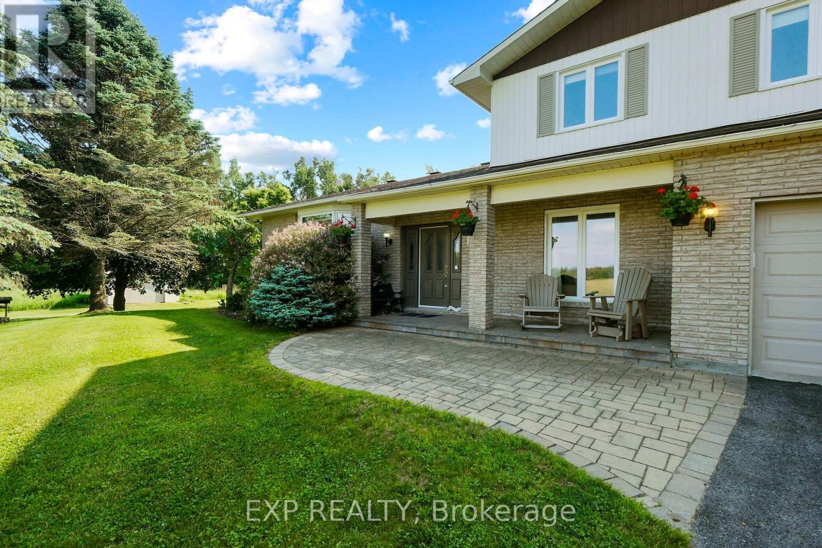 












1376 MACDONALD ROAD

,
Russell,




Ontario
K4R0K1

