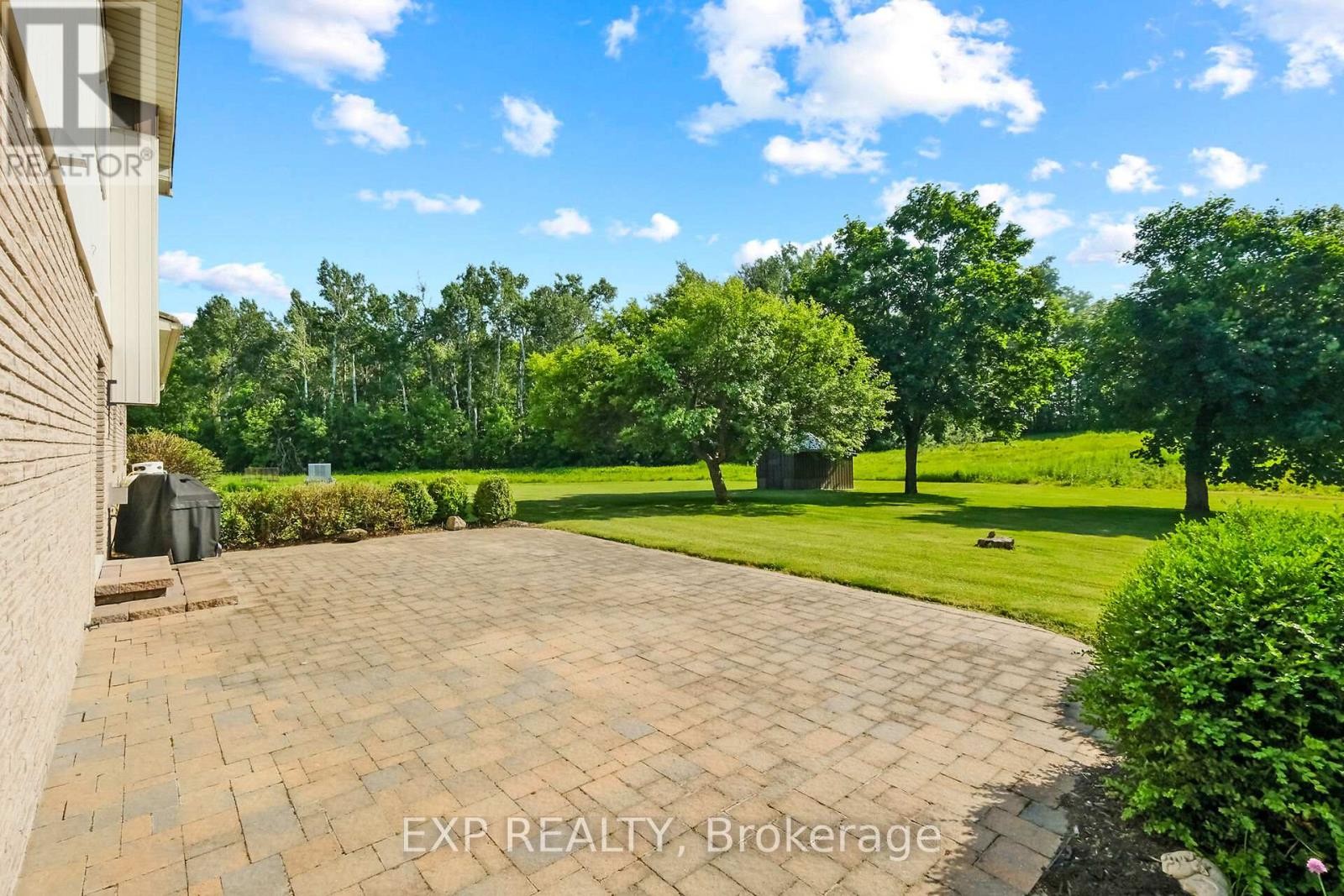 












1376 MACDONALD ROAD

,
Russell,




Ontario
K4R0K1

