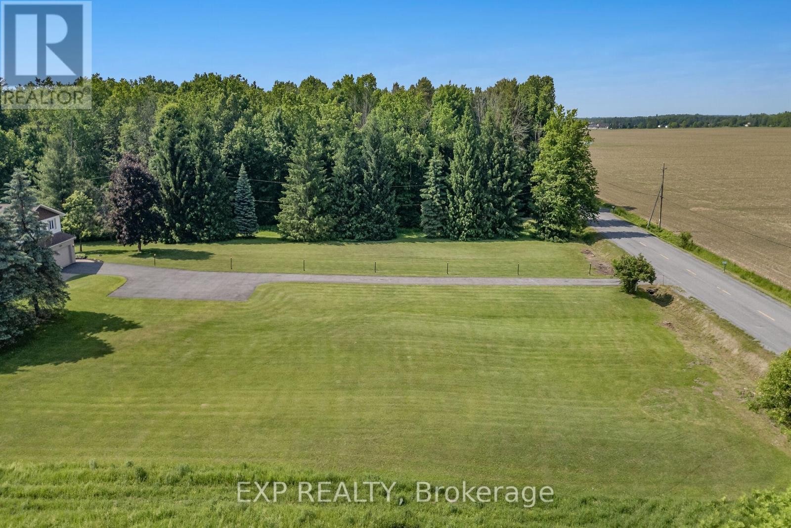 












1376 MACDONALD ROAD

,
Russell,




Ontario
K4R0K1

