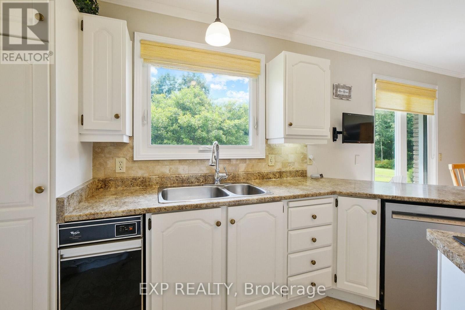 












1376 MACDONALD ROAD

,
Russell,




Ontario
K4R0K1

