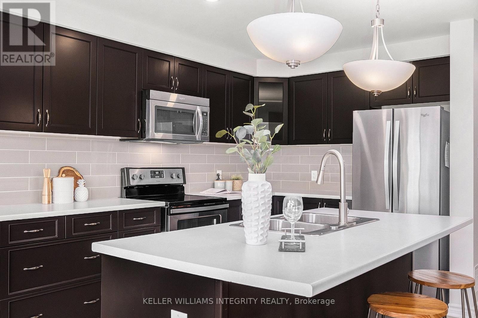 












305 LIPIZZANER STREET

,
Ottawa,




Ontario
K2S0X8

