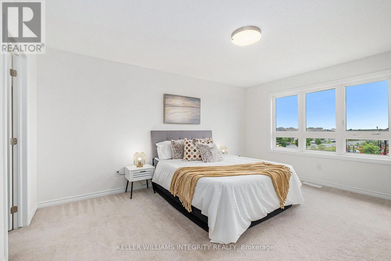 












305 LIPIZZANER STREET

,
Ottawa,




Ontario
K2S0X8

