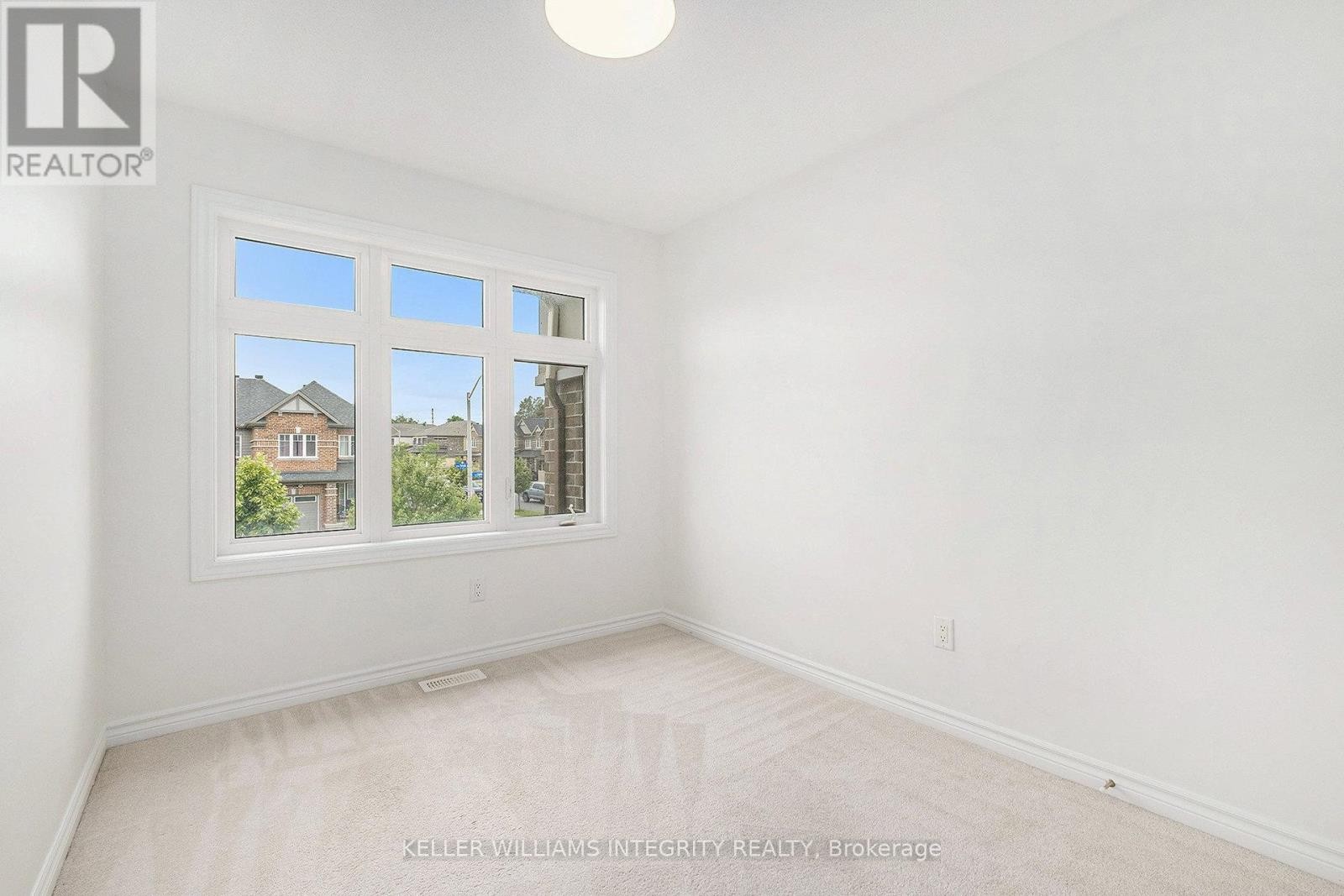 












305 LIPIZZANER STREET

,
Ottawa,




Ontario
K2S0X8

