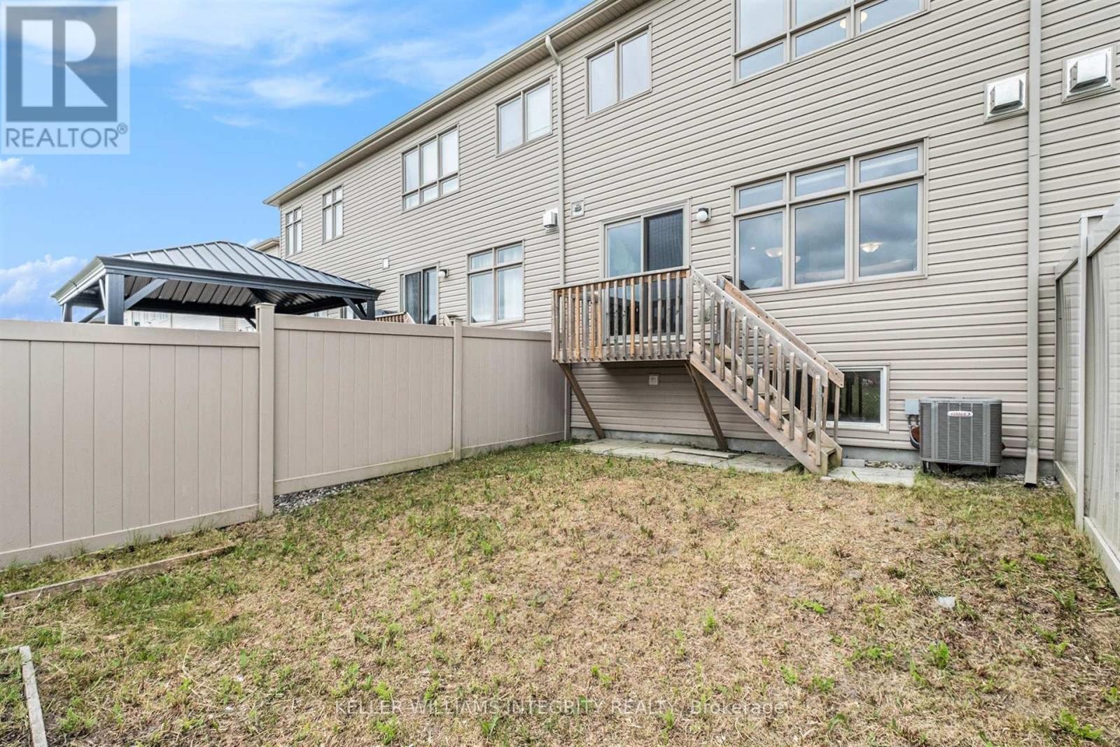 












305 LIPIZZANER STREET

,
Ottawa,




Ontario
K2S0X8

