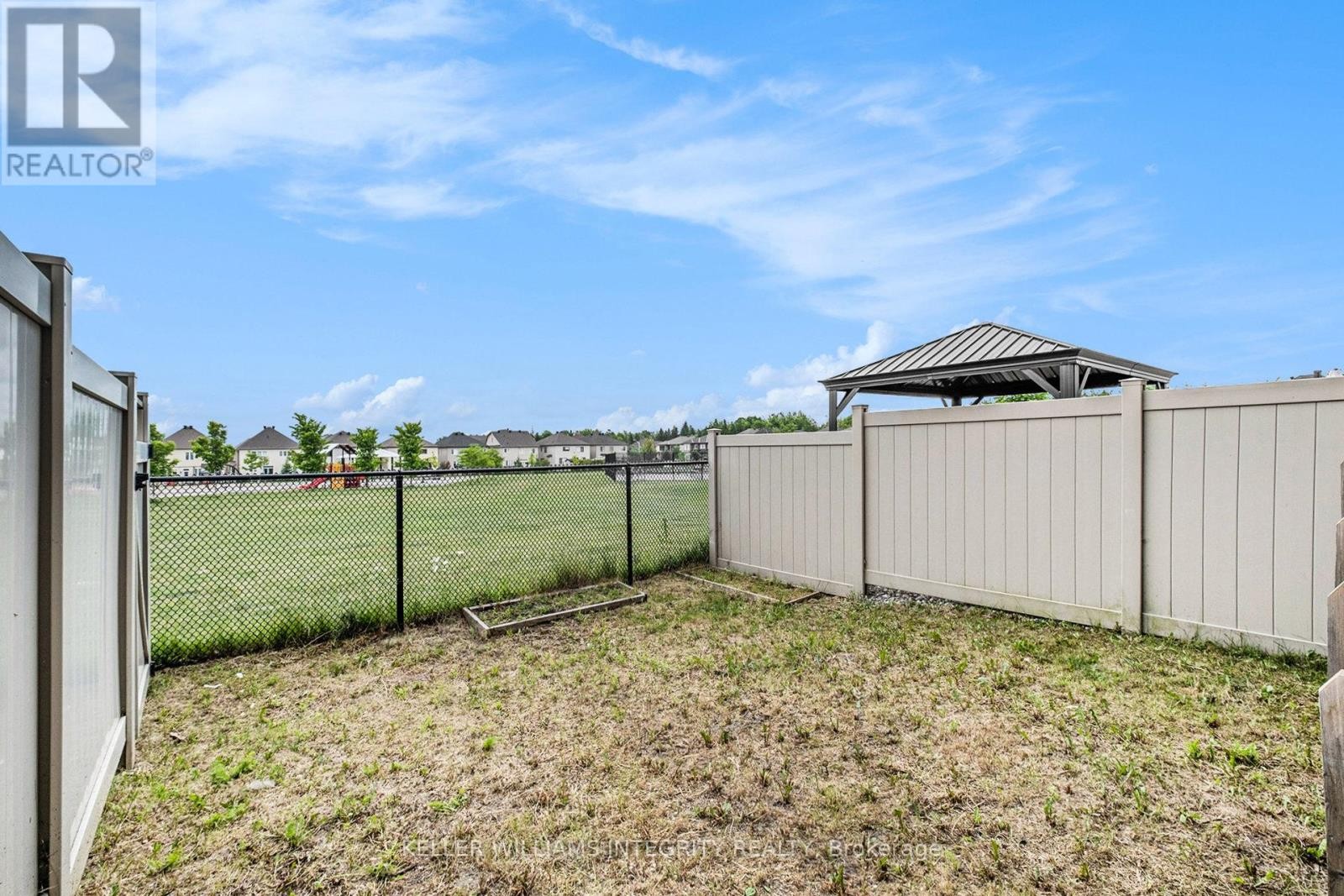 












305 LIPIZZANER STREET

,
Ottawa,




Ontario
K2S0X8

