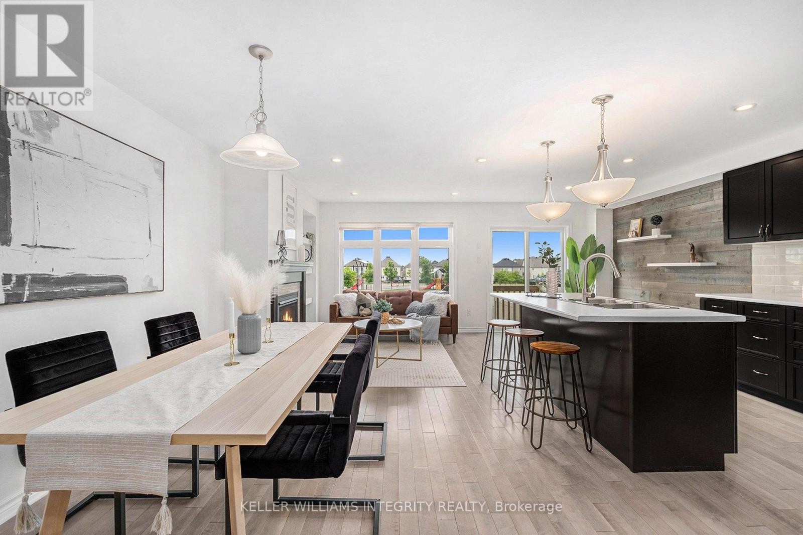 












305 LIPIZZANER STREET

,
Ottawa,




Ontario
K2S0X8


