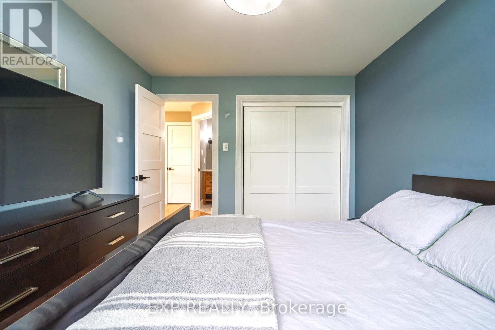 












1466 RHEA PLACE

,
Ottawa,




Ontario
K1V1H1

