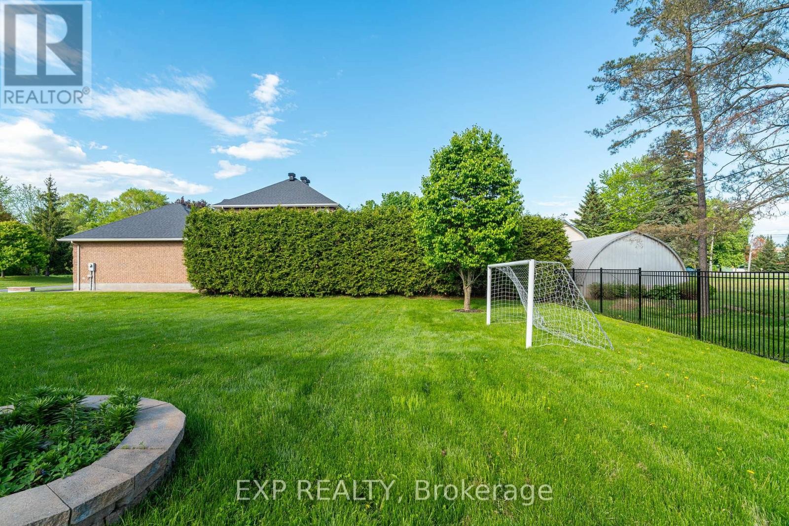 












1466 RHEA PLACE

,
Ottawa,




Ontario
K1V1H1

