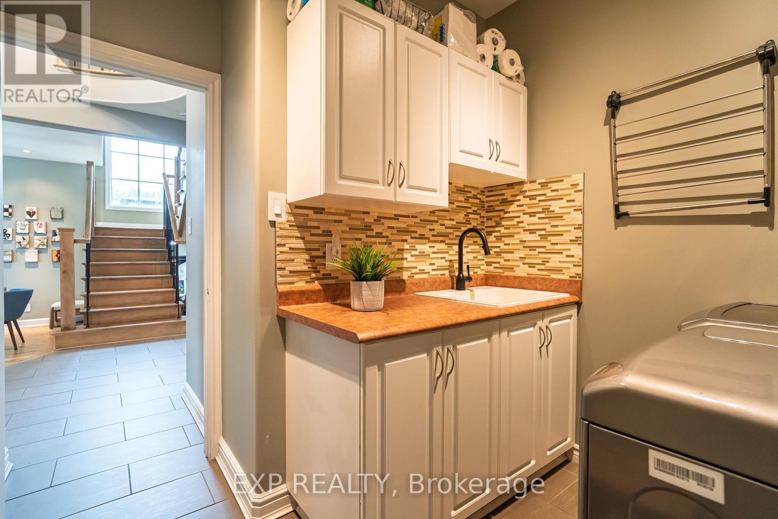 












1466 RHEA PLACE

,
Ottawa,




Ontario
K1V1H1

