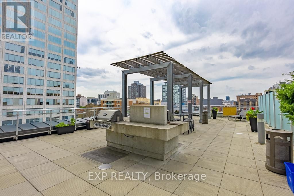 












2101 - 324 LAURIER AVENUE W

,
Ottawa,




Ontario
K1P0A4

