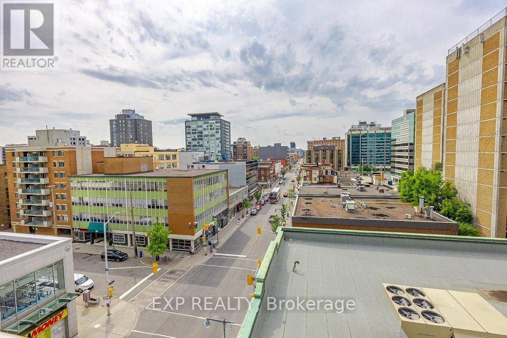 












2101 - 324 LAURIER AVENUE W

,
Ottawa,




Ontario
K1P0A4

