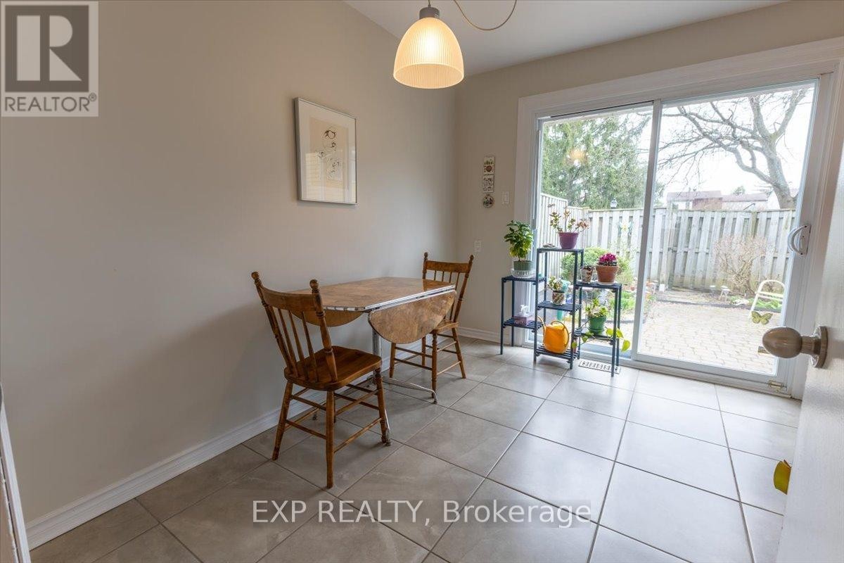 












422 KINTYRE PRIVATE

,
Ottawa,




Ontario
K2C3M7

