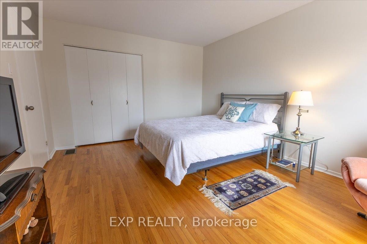 












422 KINTYRE PRIVATE

,
Ottawa,




Ontario
K2C3M7


