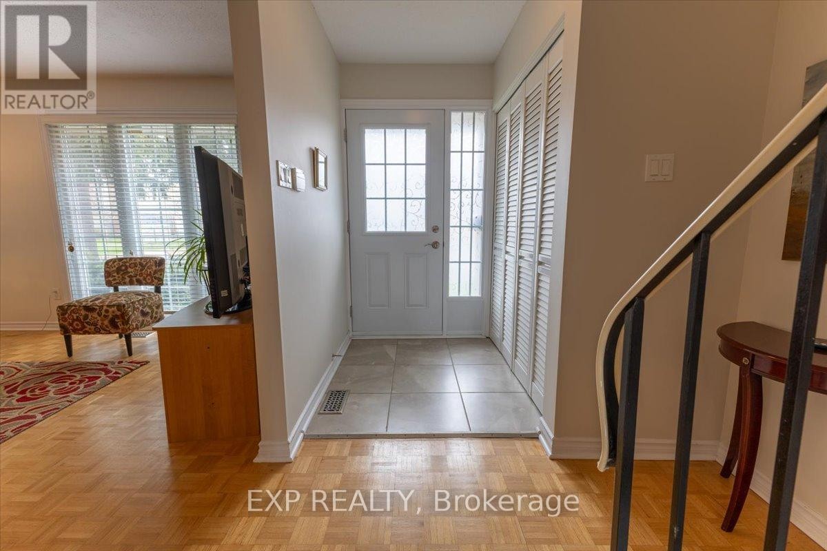 












422 KINTYRE PRIVATE

,
Ottawa,




Ontario
K2C3M7


