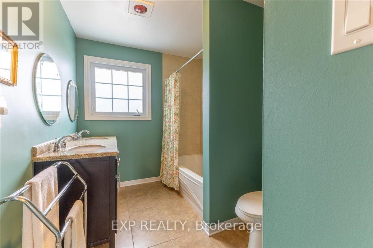 












422 KINTYRE PRIVATE

,
Ottawa,




Ontario
K2C3M7

