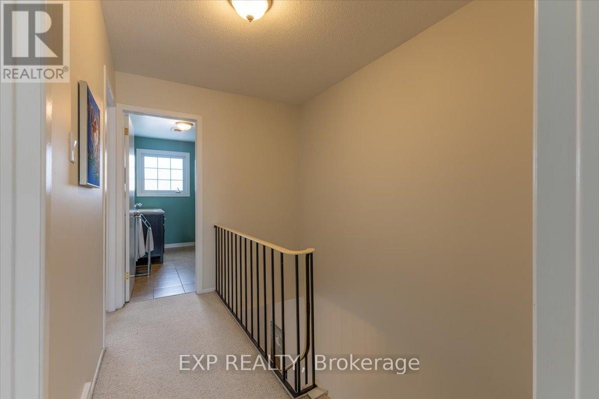 












422 KINTYRE PRIVATE

,
Ottawa,




Ontario
K2C3M7

