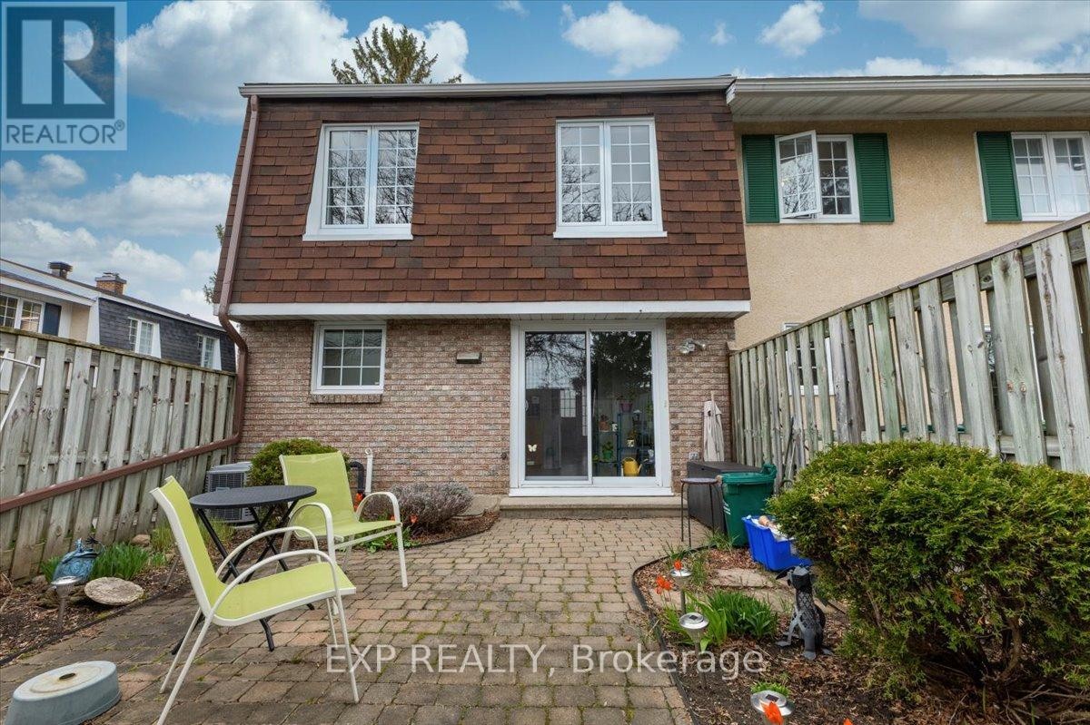 












422 KINTYRE PRIVATE

,
Ottawa,




Ontario
K2C3M7

