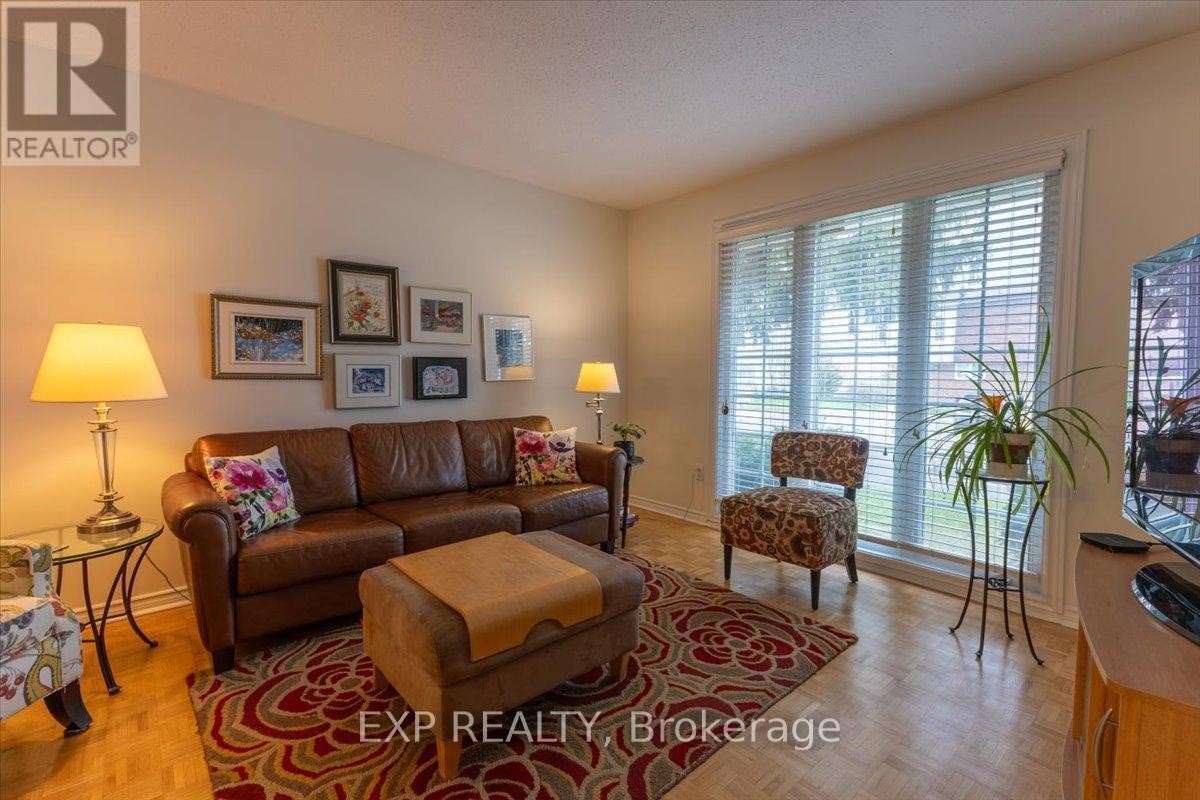 












422 KINTYRE PRIVATE

,
Ottawa,




Ontario
K2C3M7

