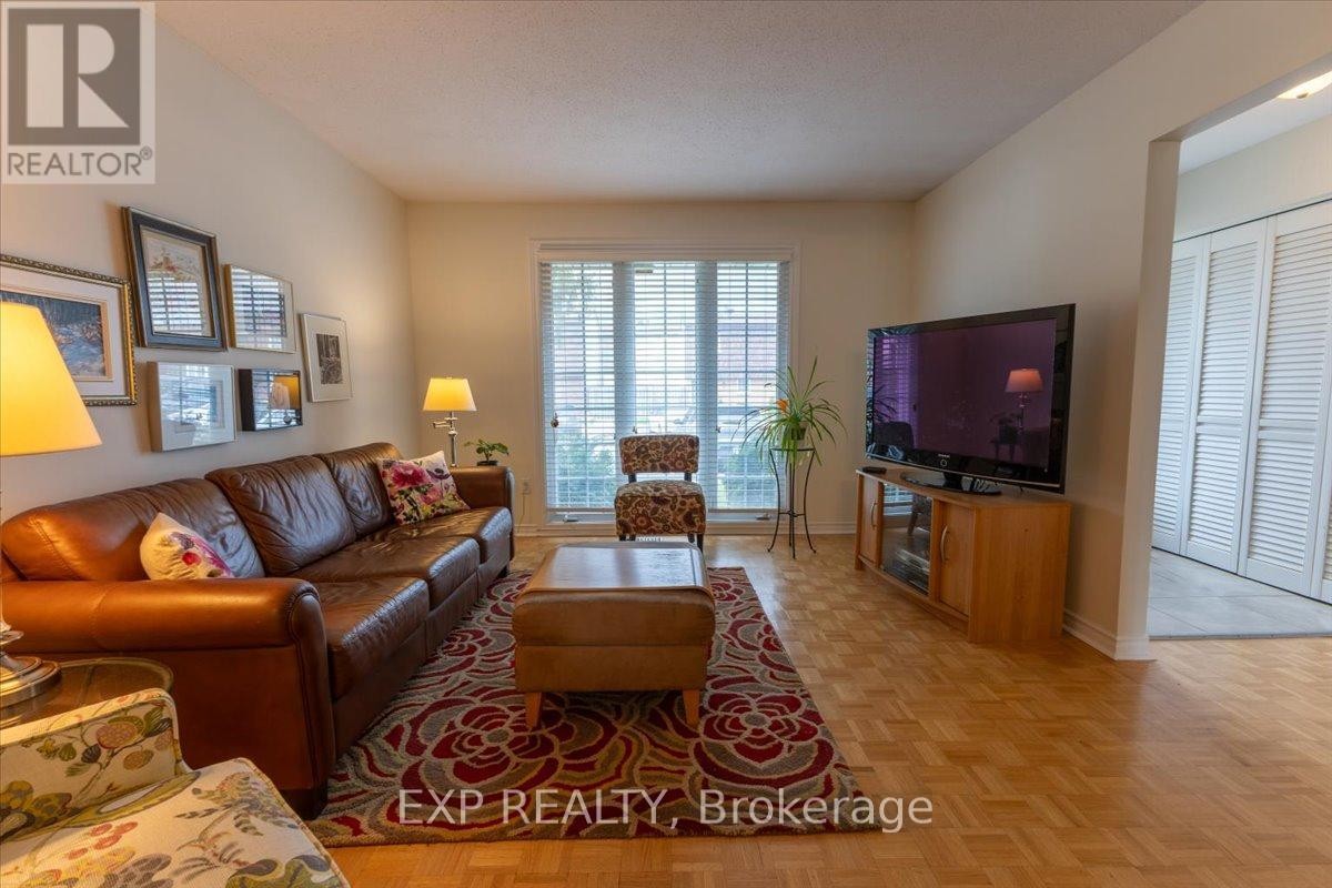












422 KINTYRE PRIVATE

,
Ottawa,




Ontario
K2C3M7

