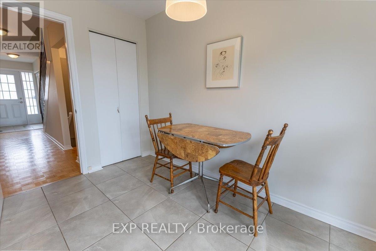 












422 KINTYRE PRIVATE

,
Ottawa,




Ontario
K2C3M7

