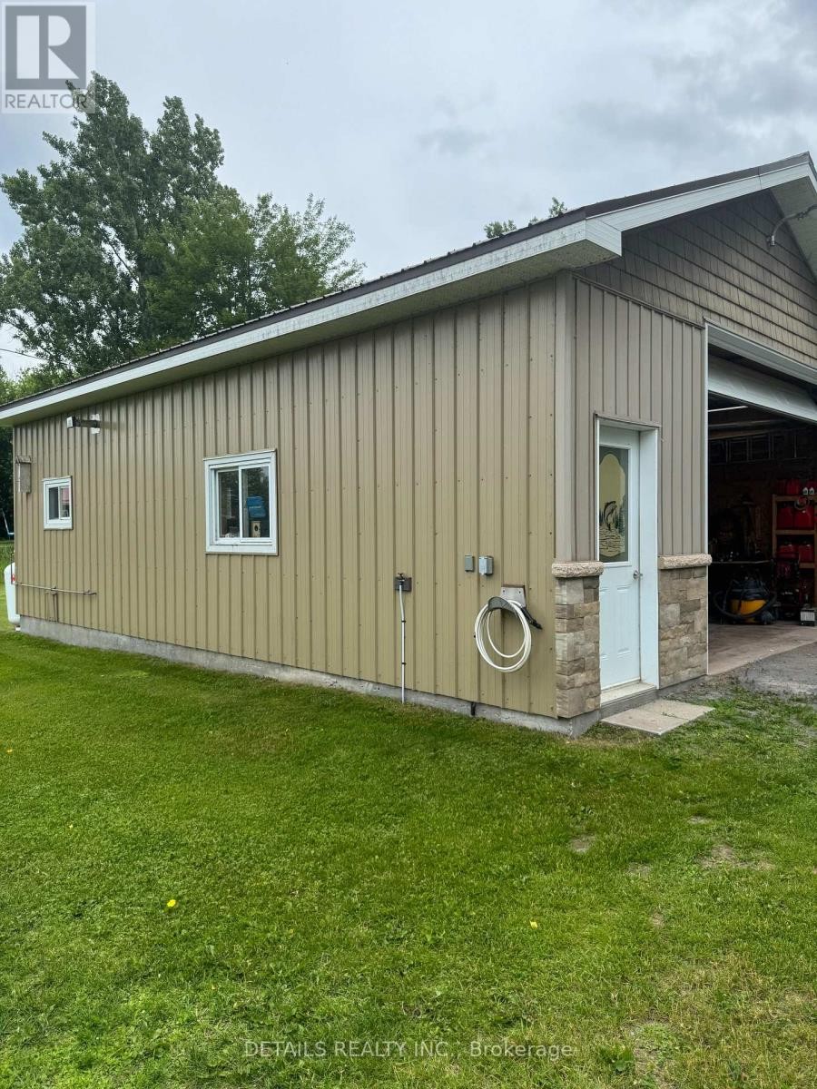 












899 CONCESSION ROAD

,
Alfred and Plantagenet,




Ontario
K0B1L0

