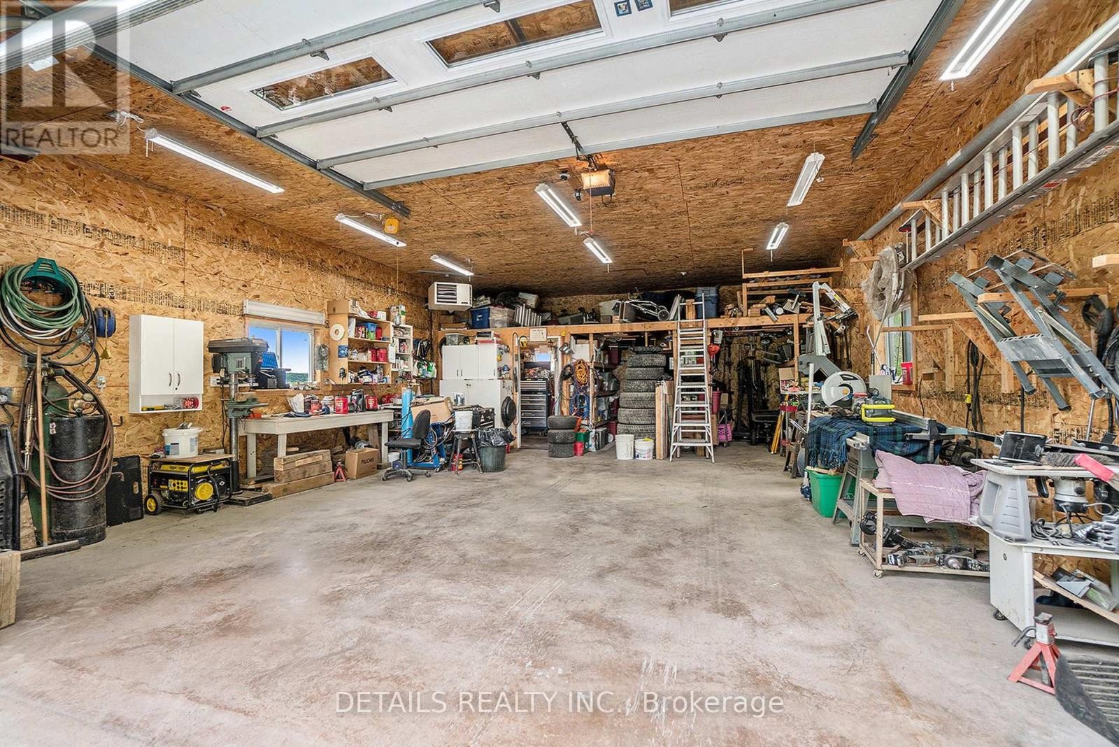 












899 CONCESSION ROAD

,
Alfred and Plantagenet,




Ontario
K0B1L0

