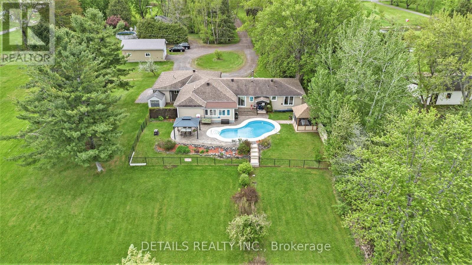 












899 CONCESSION ROAD

,
Alfred and Plantagenet,




Ontario
K0B1L0

