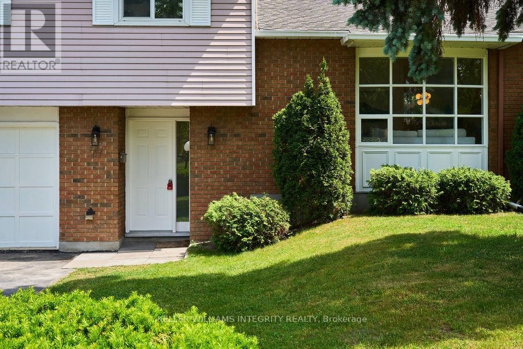 












77 SEABROOKE DRIVE

,
Ottawa,




Ontario
K2L2K4

