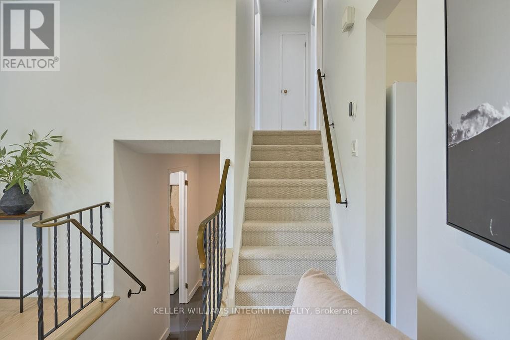












77 SEABROOKE DRIVE

,
Ottawa,




Ontario
K2L2K4

