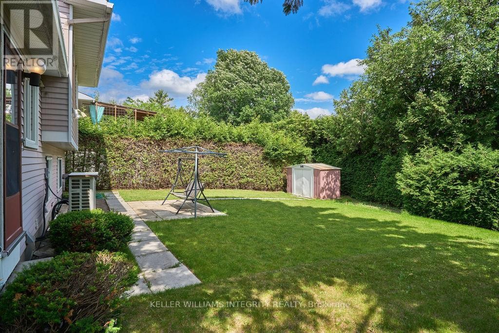 












77 SEABROOKE DRIVE

,
Ottawa,




Ontario
K2L2K4

