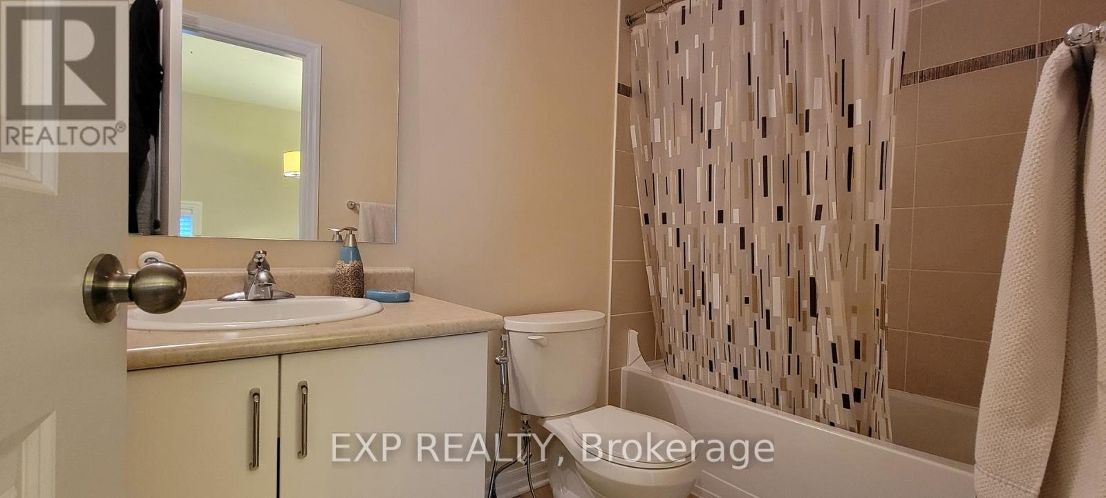 












647 SUNBURST STREET

,
Ottawa,




Ontario
K1T0L1

