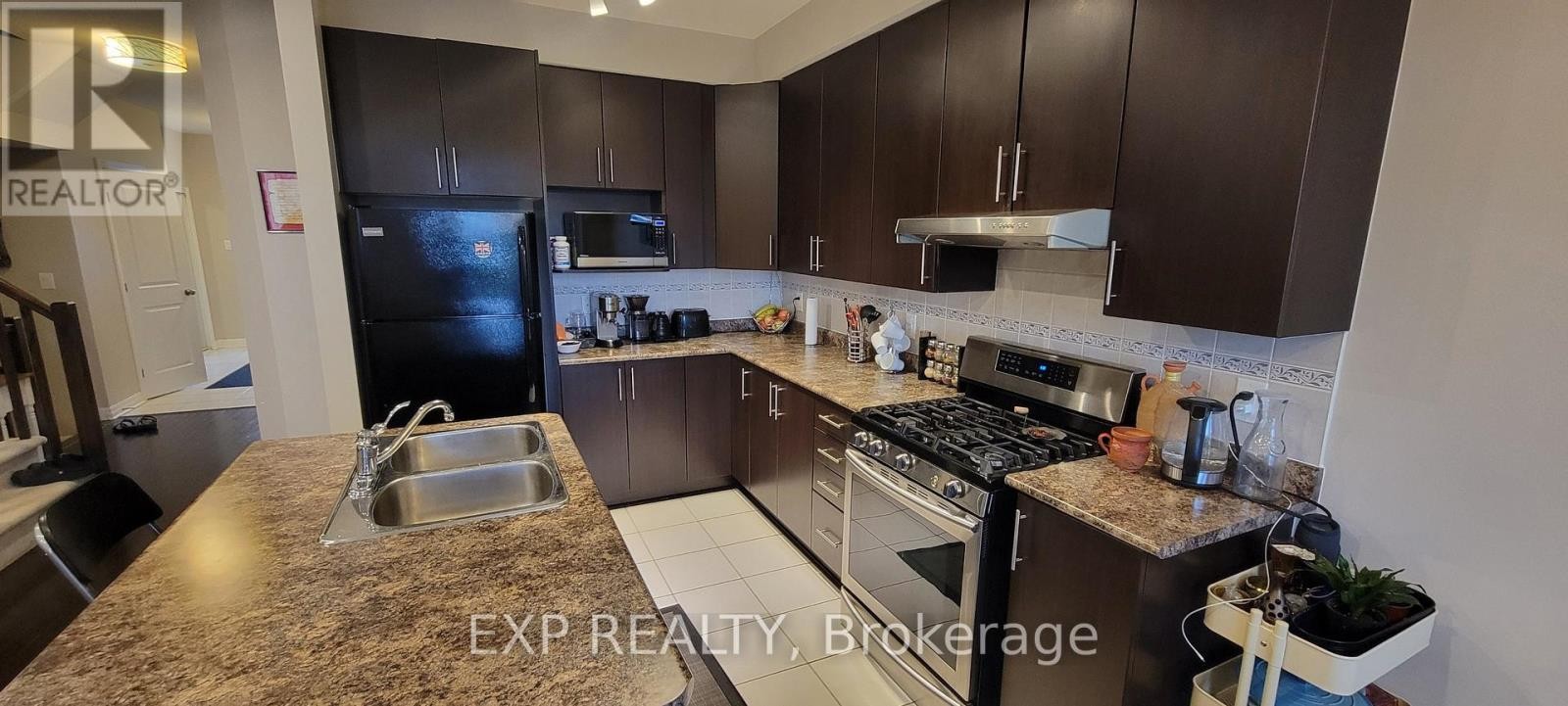 












647 SUNBURST STREET

,
Ottawa,




Ontario
K1T0L1

