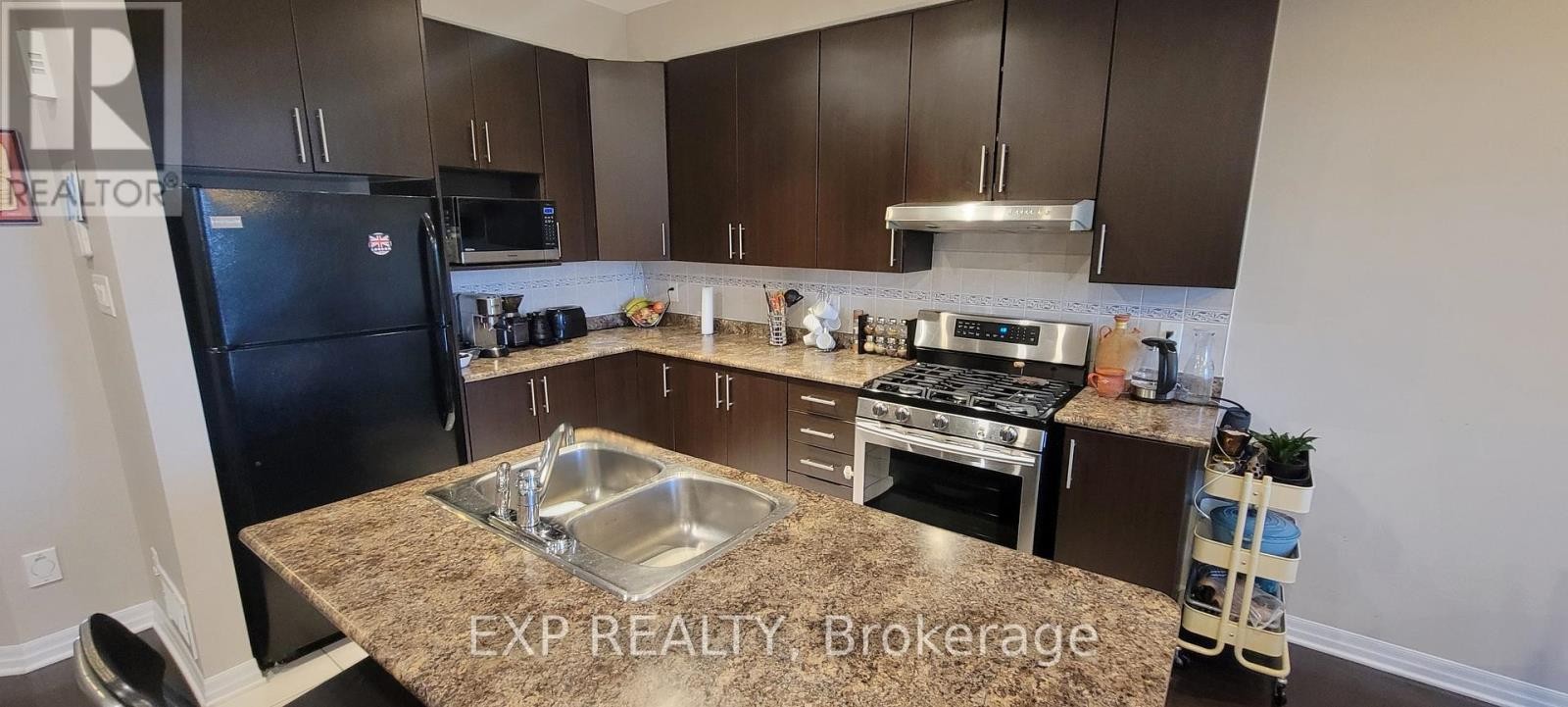 












647 SUNBURST STREET

,
Ottawa,




Ontario
K1T0L1

